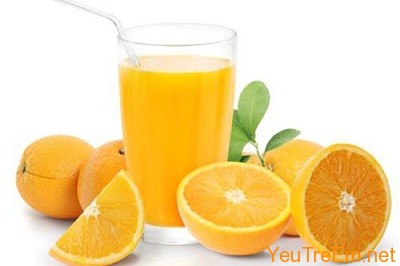 Bắt đầu khi nào mới cho bé uống nước cam?